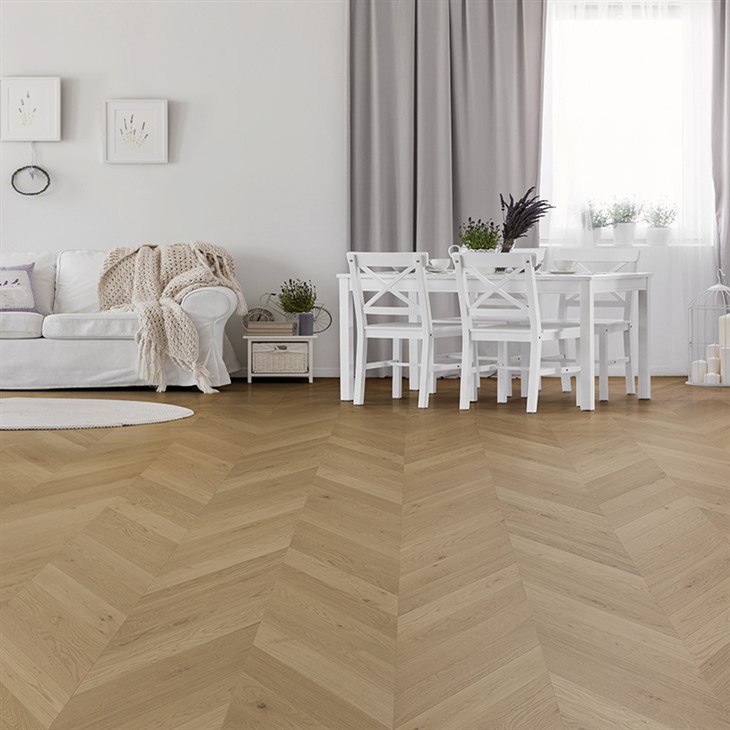 Eik konstruert tregulv